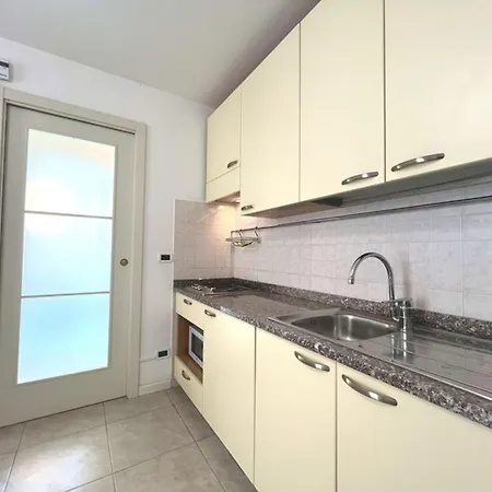 Apartment Well Equipped In